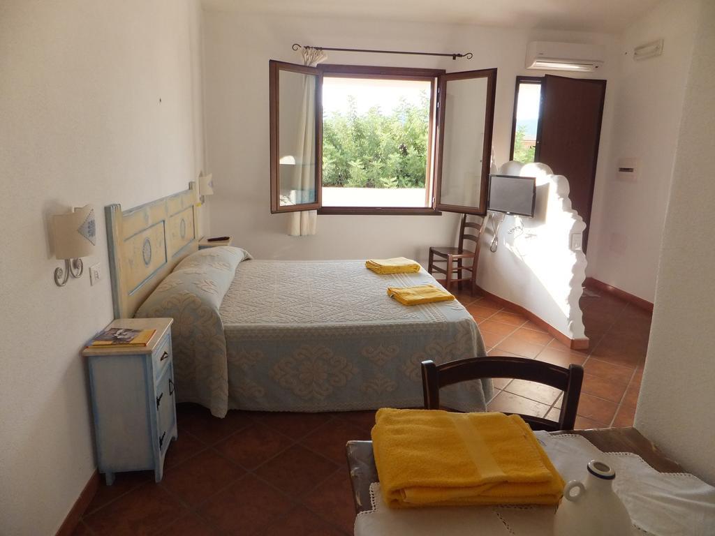 Grazia Deledda Bed & Breakfast กัลเตลลิ ภายนอก รูปภาพ